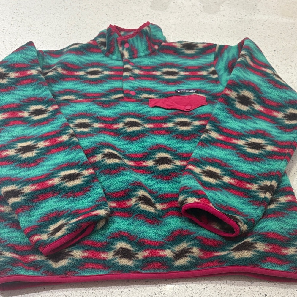 Patagonia women’s Red and Green Patterned Crewneck Sweater -Size M